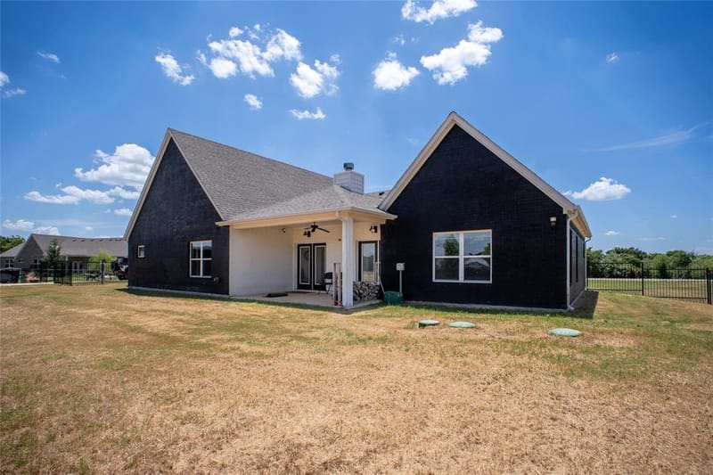 311 Dobbs Trail, Springtown TX 76082 - Photo 4
