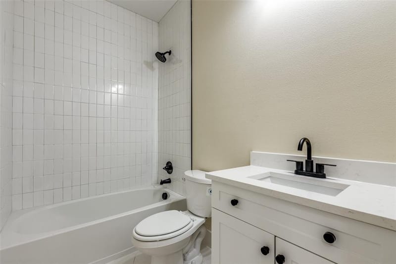 11651 Yoakum Drive, Frisco TX 75035 - Photo 5