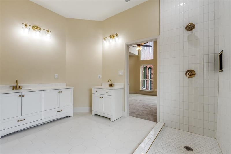 11651 Yoakum Drive, Frisco TX 75035 - Photo 9