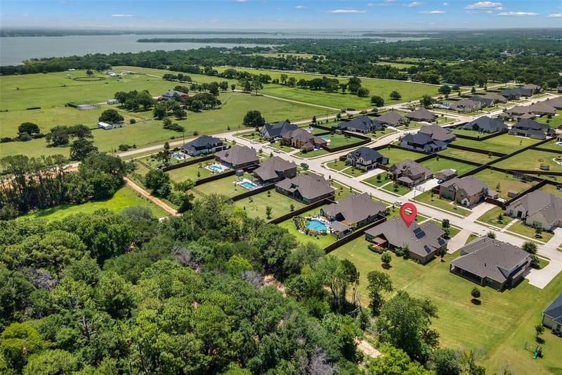 508 Ambergate Drive, Shady Shores TX 76208 - Photo 28