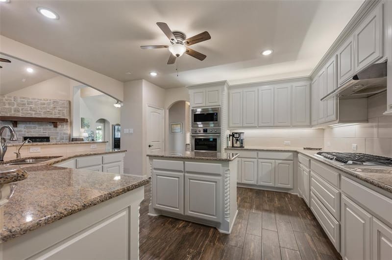 508 Ambergate Drive, Shady Shores TX 76208 - Photo 10