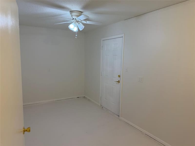 504 Austin Drive, Mineral Wells TX 76067 - Photo 26