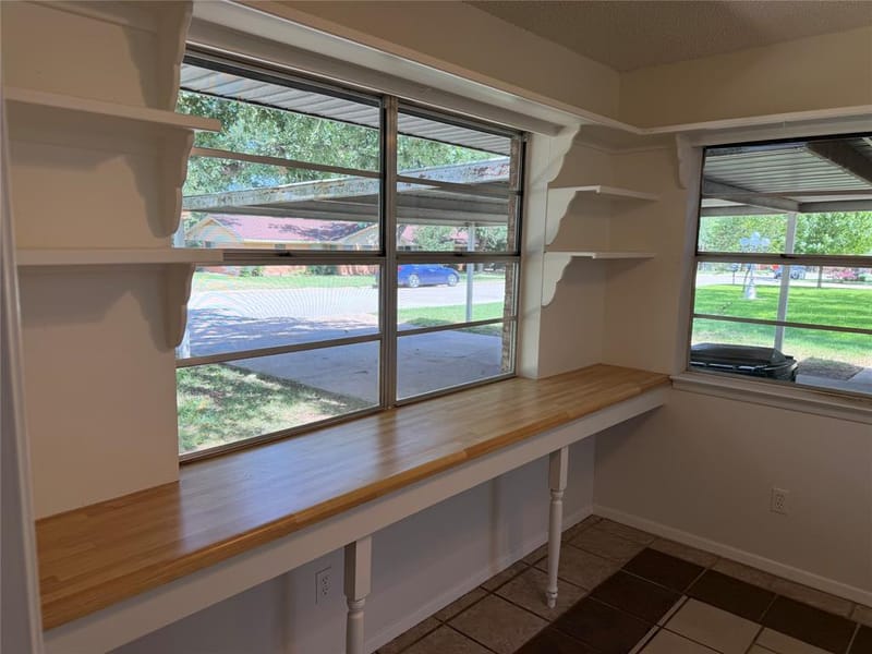504 Austin Drive, Mineral Wells TX 76067 - Photo 10