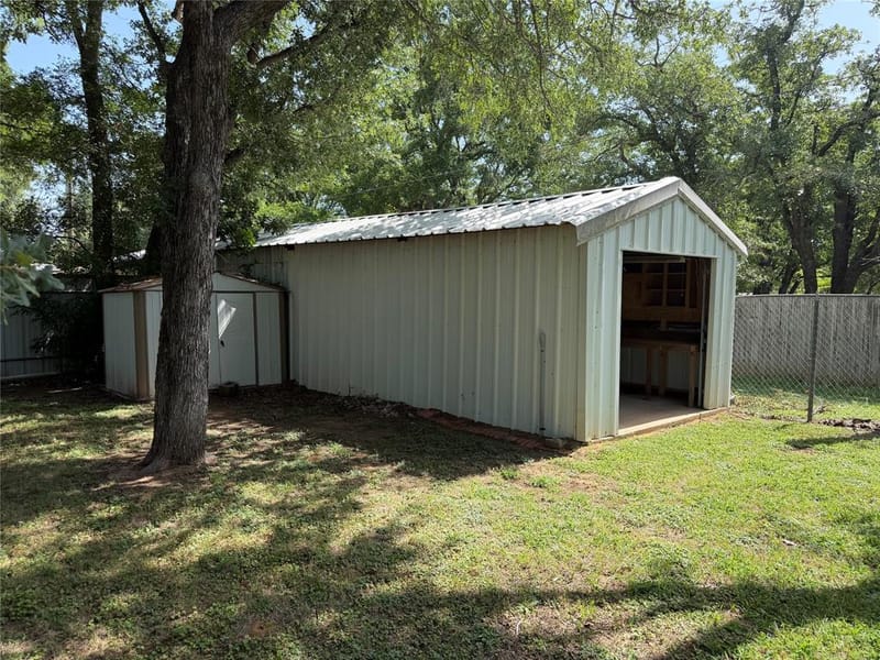 504 Austin Drive, Mineral Wells TX 76067 - Photo 31