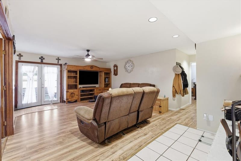 1322 Paris Drive, Garland TX 75040 - Photo 7