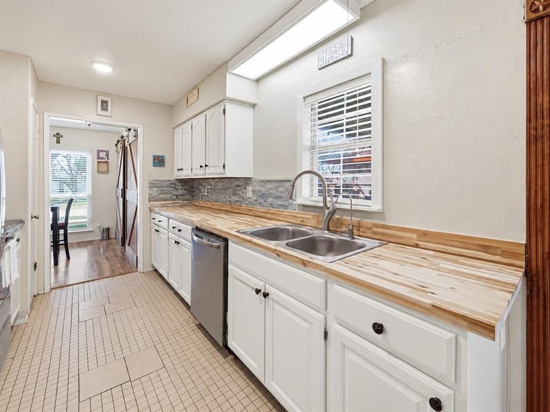 1322 Paris Drive, Garland TX 75040 - Photo 3