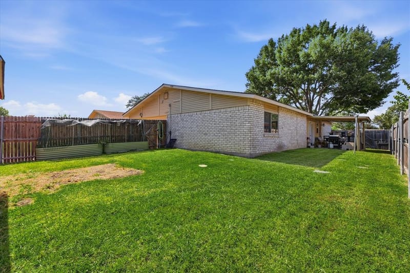 1322 Paris Drive, Garland TX 75040 - Photo 15