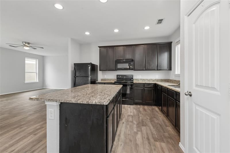 1009 Providence Boulevard, Providence Village TX 76227 - Photo 4