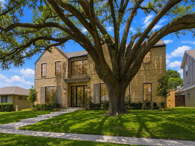 7033 Chantilly Lane, Dallas TX 75214 - Photo 2