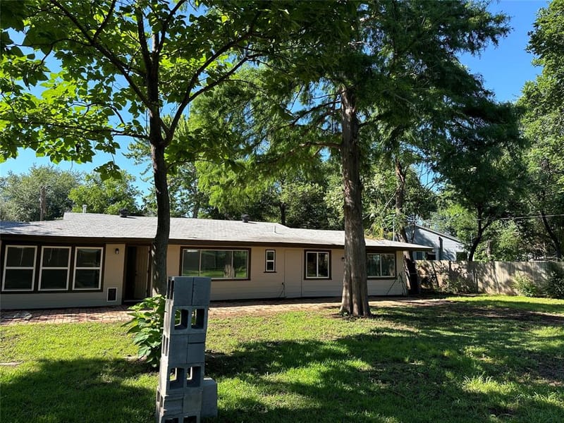 149 Parkwood Avenue, Arlington TX 76013 - Photo 3