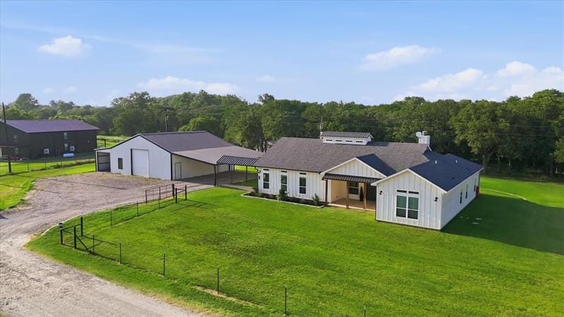 596 County Road 4668, Rhome TX 76078 - Photo 38