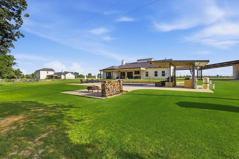596 County Road 4668, Rhome TX 76078 - Photo 33