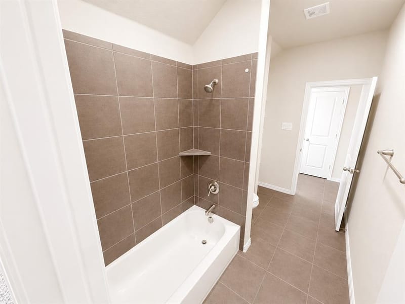 136 Bowling Green Avenue, Red Oak TX 75154 - Photo 14