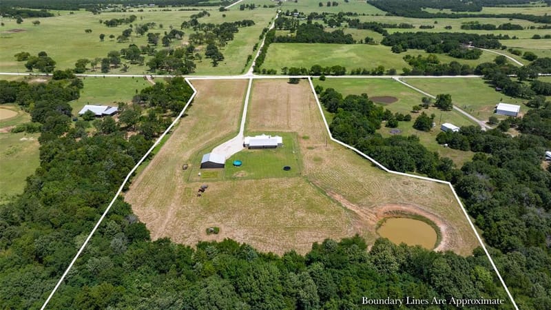 405 County Road 156, Whitesboro TX 76273 - Photo 6