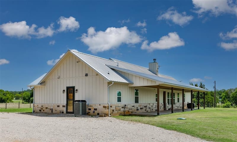 405 County Road 156, Whitesboro TX 76273 - Photo 13