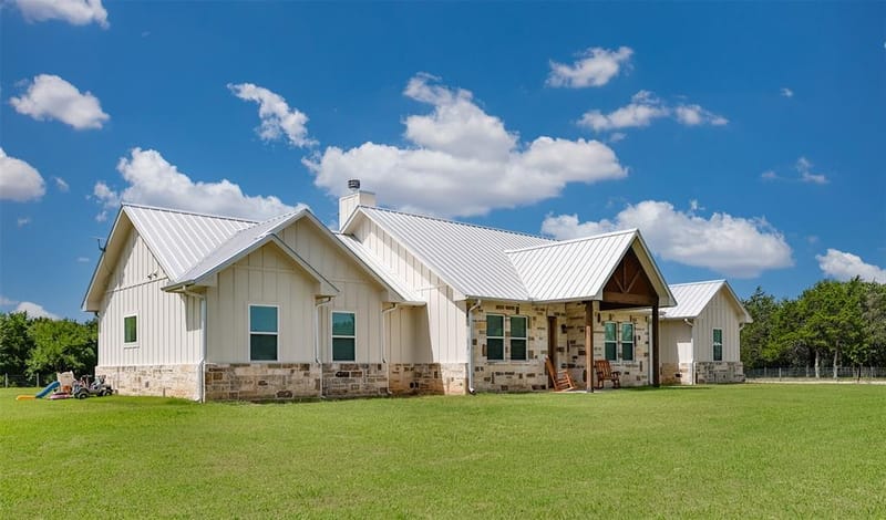 405 County Road 156, Whitesboro TX 76273 - Photo 12