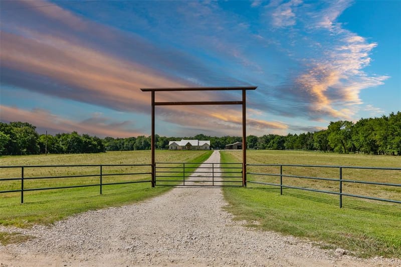 405 County Road 156, Whitesboro TX 76273 - Photo 3