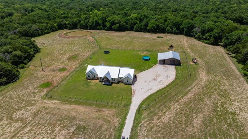 405 County Road 156, Whitesboro TX 76273 - Photo 38