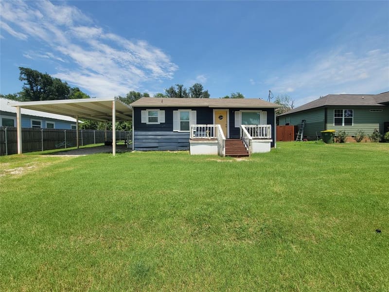6601 Six J Court, Granbury TX 76049 - Photo 2