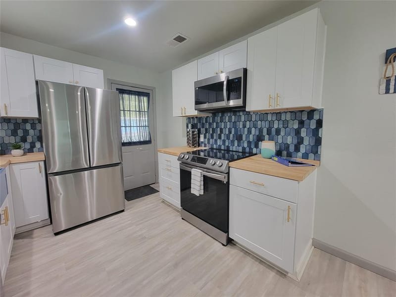 6601 Six J Court, Granbury TX 76049 - Photo 13