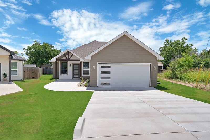 5115 Waterbury Court, Granbury TX 76048 - Photo 5