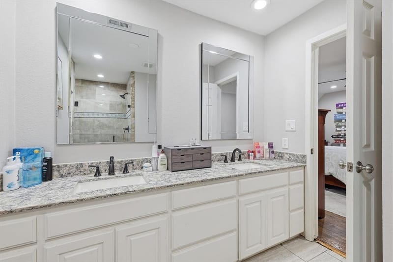 2703 Chinquapin Oak Lane, Arlington TX 76012 - Photo 10