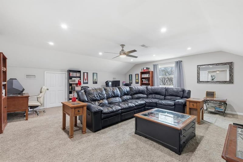 2703 Chinquapin Oak Lane, Arlington TX 76012 - Photo 4