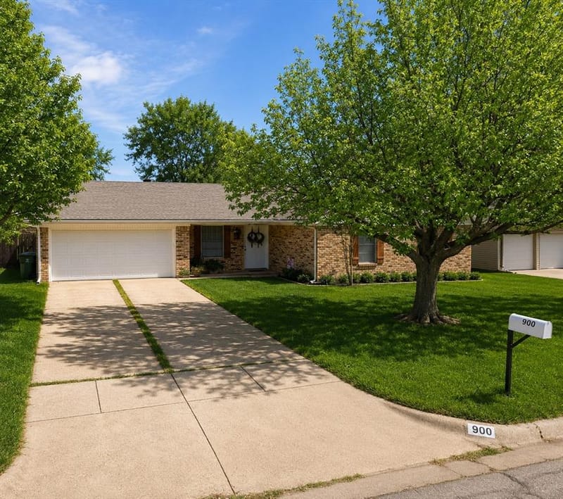 900 Prestwick Street, Bedford TX 76022 - Photo 3