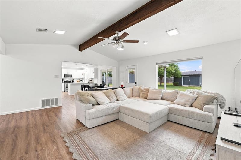 308 Oakwood Lane, Hewitt TX 76643 - Photo 6