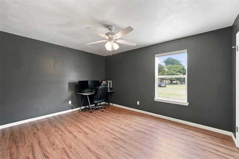 308 Oakwood Lane, Hewitt TX 76643 - Photo 17