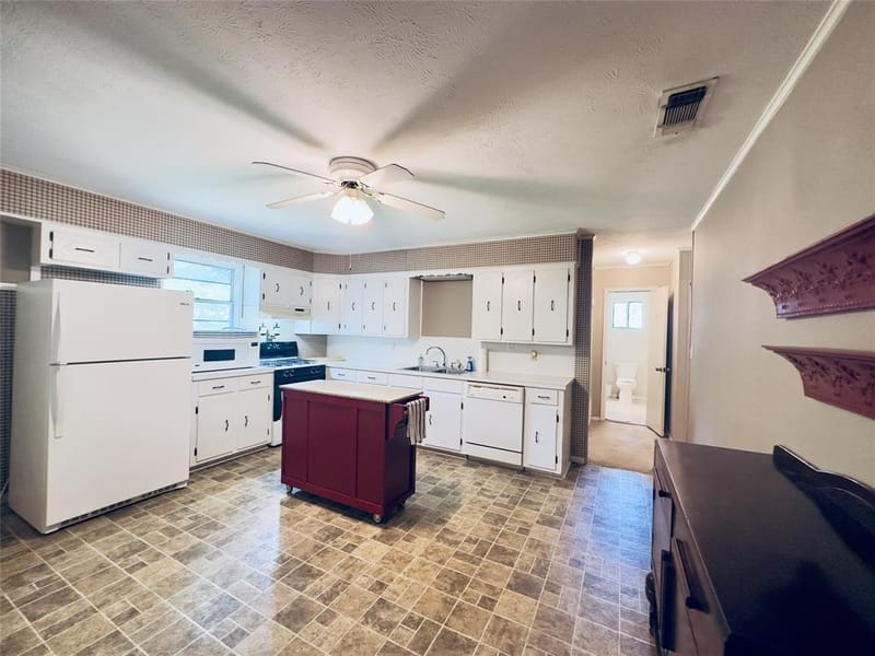 230 Scenic Loop, Hawkins TX 75765 - Photo 12