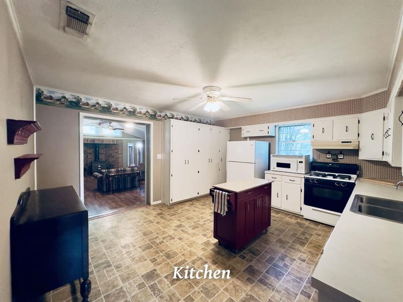 230 Scenic Loop, Hawkins TX 75765 - Photo 11