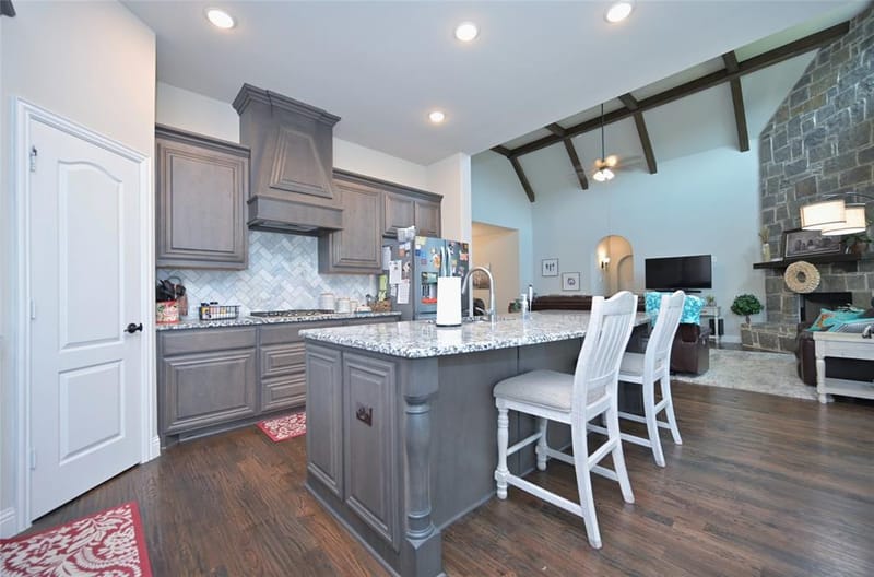 213 Oakcrest Drive, Justin TX 76247 - Photo 4