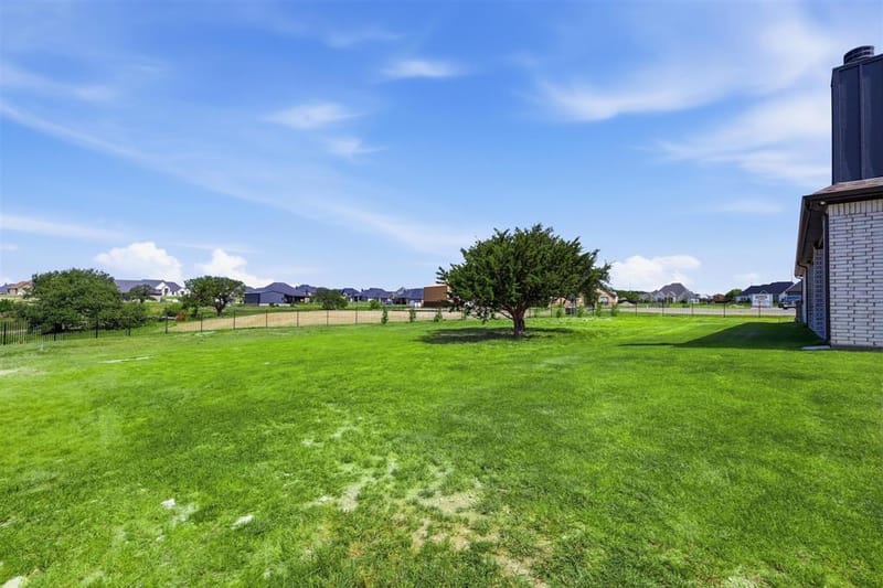 901 Medaris Way, Azle TX 76020 - Photo 32