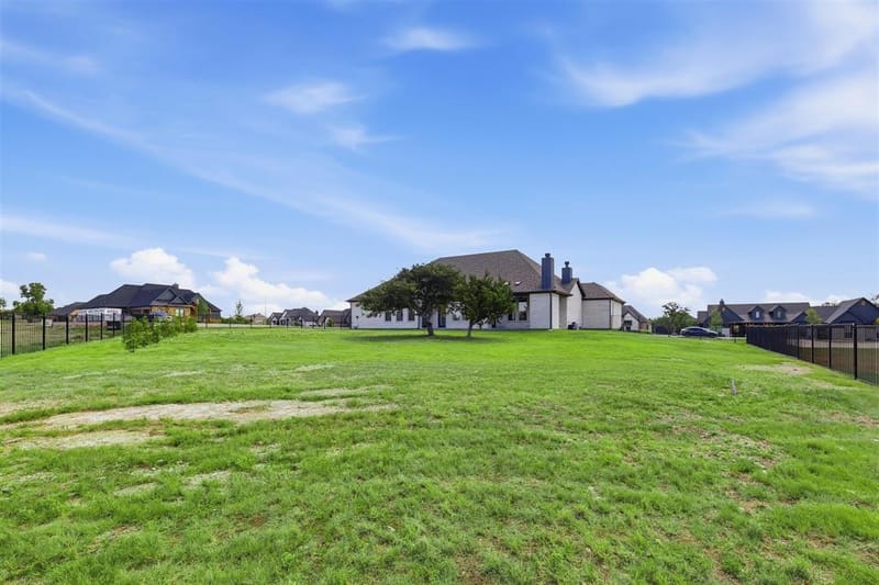 901 Medaris Way, Azle TX 76020 - Photo 33