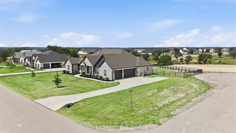 901 Medaris Way, Azle TX 76020 - Photo 39