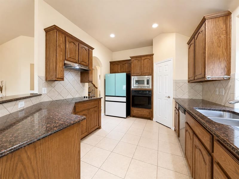 2201 Trickling Creek Drive, Garland TX 75041 - Photo 10