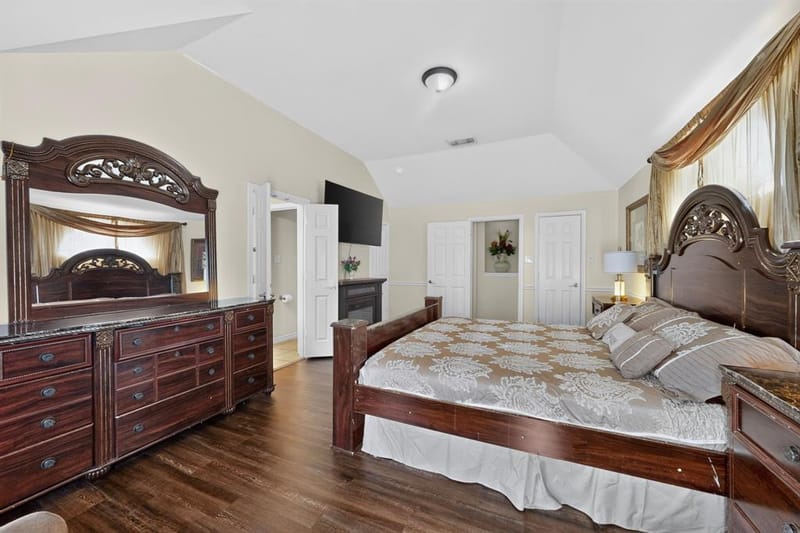 2201 Trickling Creek Drive, Garland TX 75041 - Photo 18