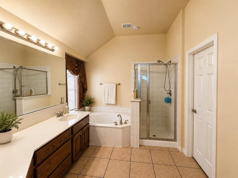 2201 Trickling Creek Drive, Garland TX 75041 - Photo 19