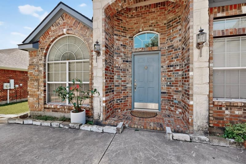 2201 Trickling Creek Drive, Garland TX 75041 - Photo 4