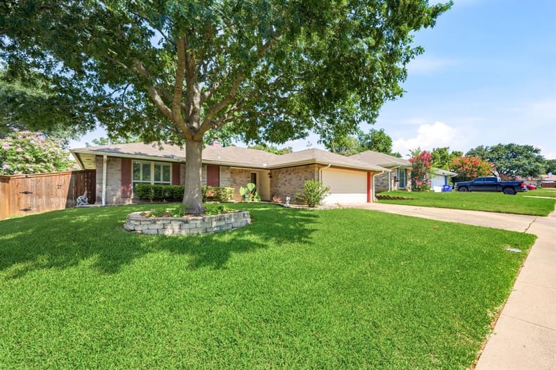 2507 Poppy Lane, Euless TX 76039 - Photo 2