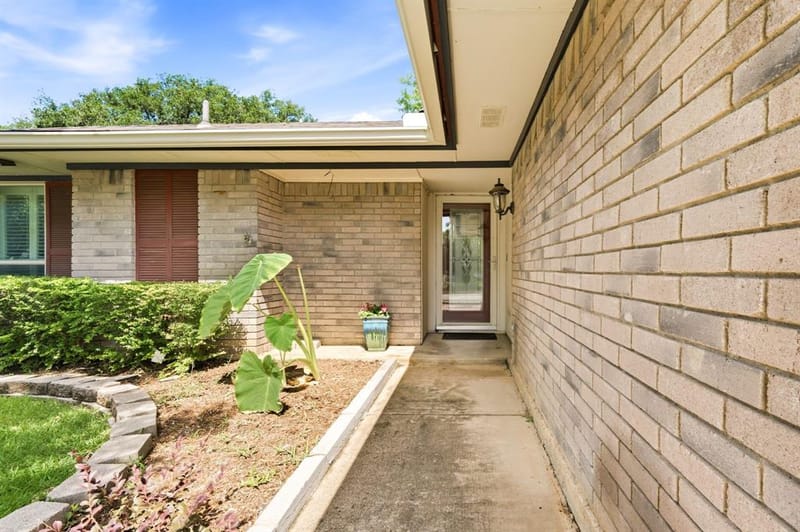2507 Poppy Lane, Euless TX 76039 - Photo 3