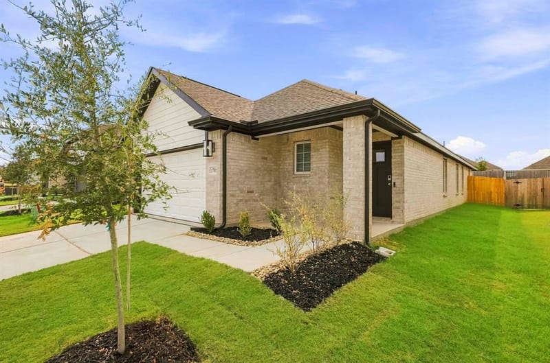1705 Romans Road, Ennis TX 75119 - Photo 2
