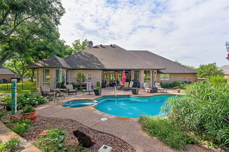 5612 Equestrian Court, Granbury TX 76049 - Photo 32