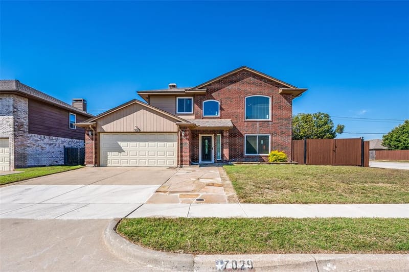 7029 Brookdale Drive, Watauga TX 76148