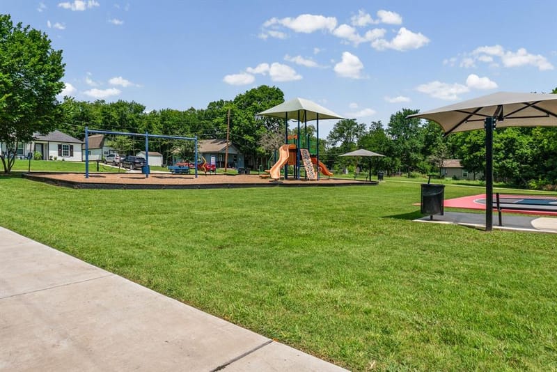 3611 Spencer Street, Greenville TX 75401 - Photo 27