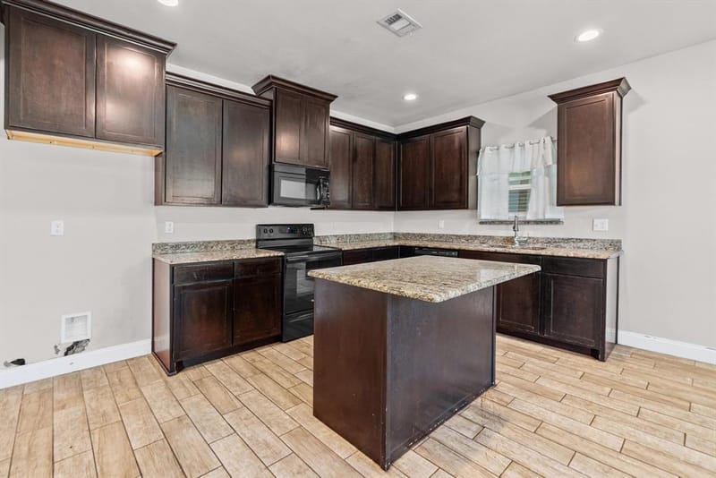 3611 Spencer Street, Greenville TX 75401 - Photo 18