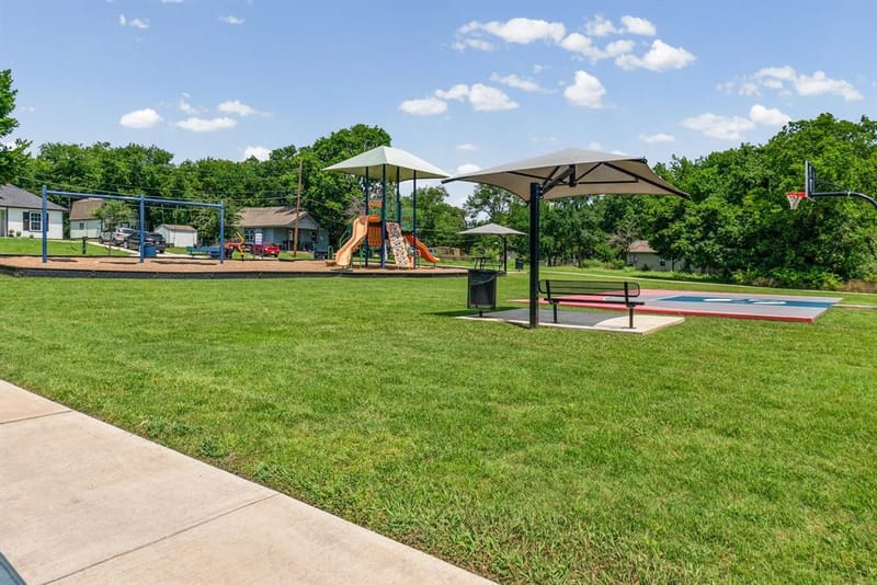 3611 Spencer Street, Greenville TX 75401 - Photo 29