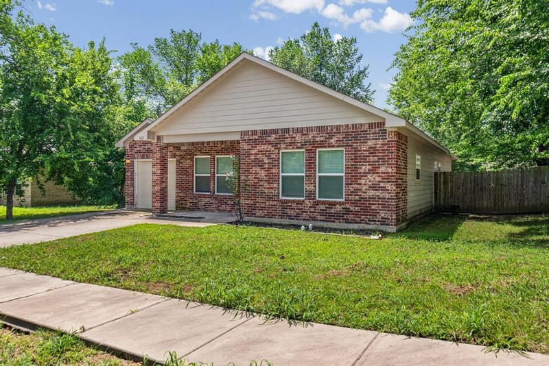 3611 Spencer Street, Greenville TX 75401 - Photo 4