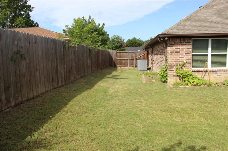 219 Prairie Wind Boulevard, Stephenville TX 76401 - Photo 17